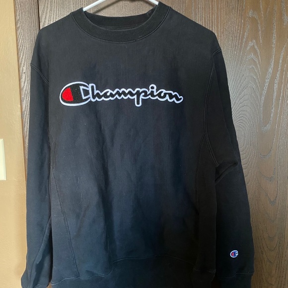 This super comfy and cute sweater! - Picture 1 of 2